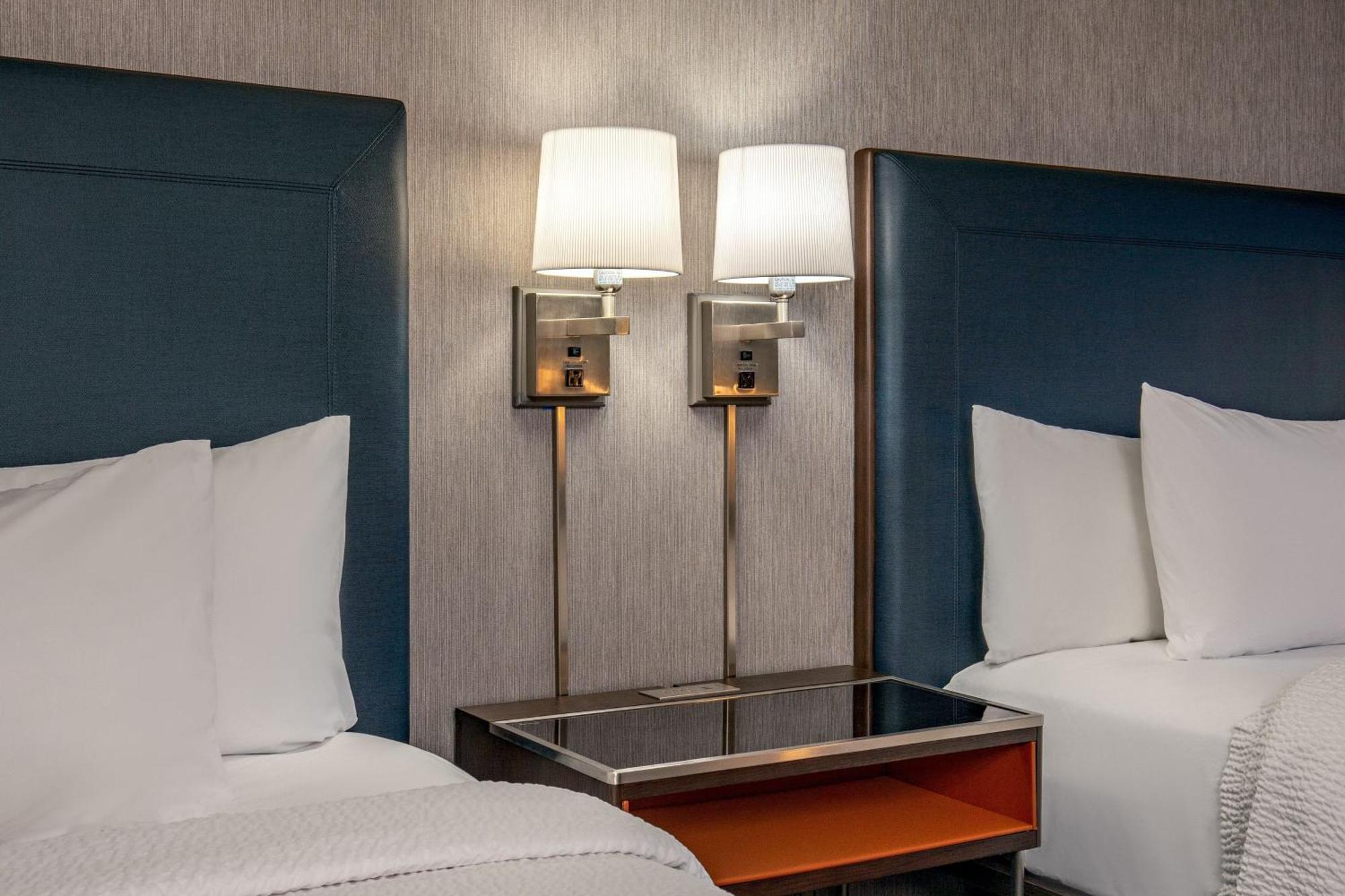 Отель Courtyard By Marriott Boston Billerica Bedford Экстерьер фото