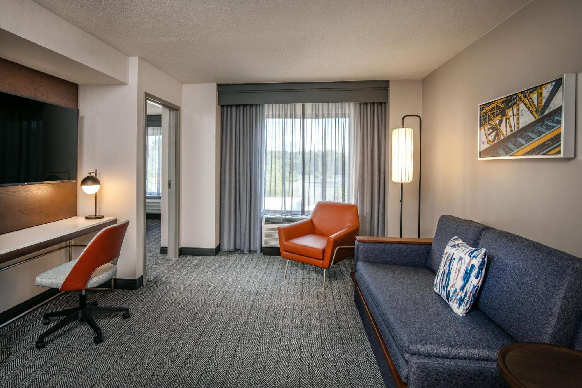 Отель Courtyard By Marriott Boston Billerica Bedford Экстерьер фото